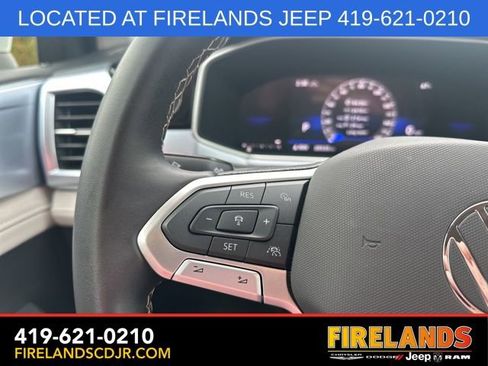 Used 2025 Volkswagen Taos SE image 20