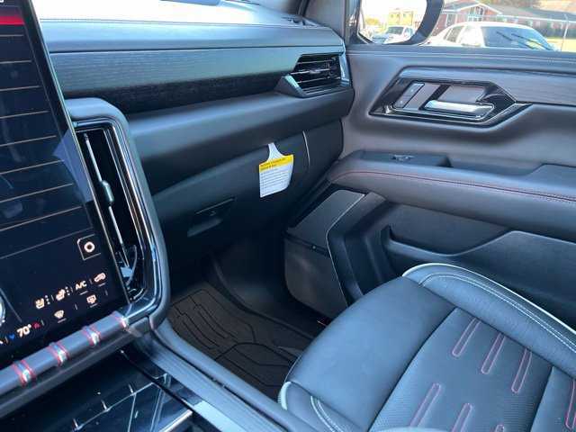 Used 2025 GMC Yukon AT4 Ultimate w/ LPO, Floor Liner Package AWD/4WD image 26