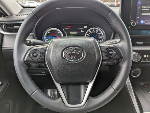Used 2024 Toyota Venza LE image 24