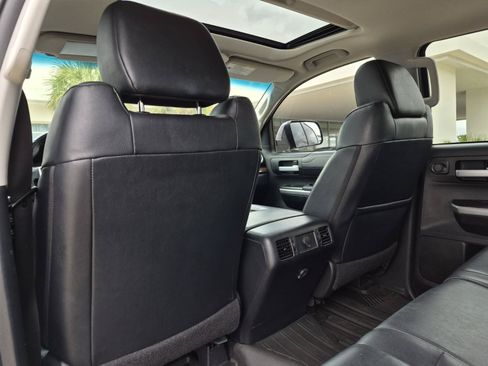 Used 2017 Toyota Tundra Limited w/ Limited Premium Package AWD/4WD image 17