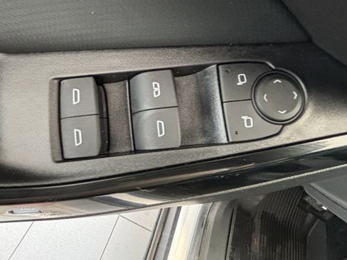 Used 2025 Chevrolet Equinox LT w/ Convenience Package II image 7