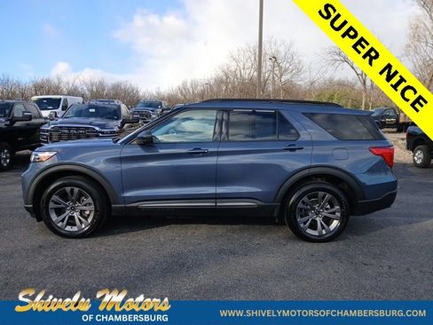Used 2021 Ford Explorer XLT w/ Equipment Group 202A image 3