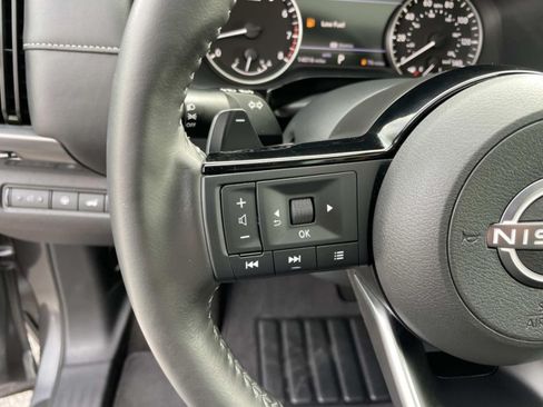 Used 2025 Nissan Pathfinder SL w/ SL Premium Package AWD/4WD image 28