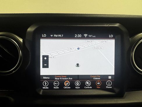 Used 2019 Jeep Wrangler Unlimited Sahara w/ Uconnect 4C Nav & Sound Group AWD/4WD image 14