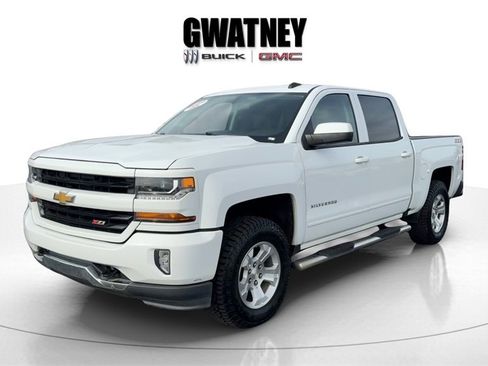 Used 2018 Chevrolet Silverado 1500 LT w/ All Star Edition image 3
