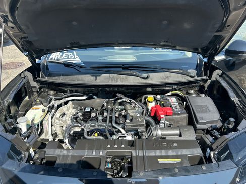 Used 2025 Nissan Kicks SR AWD/4WD image 24