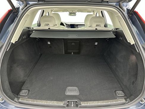 Certified 2023 Volvo XC60 B5 Plus w/ Climate Package image 24