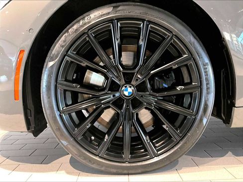 Used 2022 BMW 750i xDrive w/ M Sport Package image 14