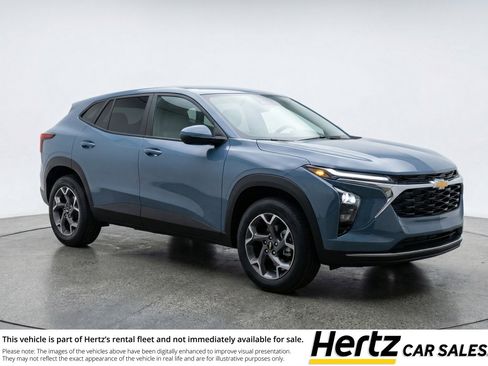 Used 2025 Chevrolet Trax LT image 1