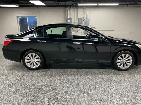 Used 2014 Honda Accord EX image 3