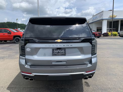 New 2025 Chevrolet Suburban High Country image 3
