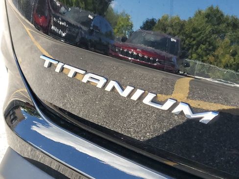 Used 2024 Ford Edge Titanium AWD/4WD image 7