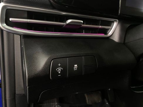 Used 2024 Hyundai Elantra SEL image 32