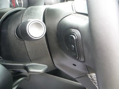 Used 2026 RAM 1500 Laramie AWD/4WD image 17
