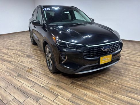 Used 2023 Ford Escape Platinum AWD/4WD image 13
