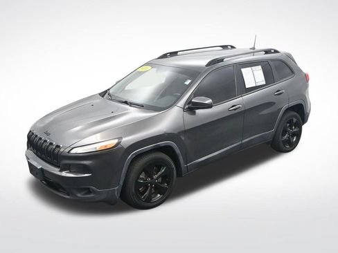 Used 2016 Jeep Cherokee Latitude FWD image 22