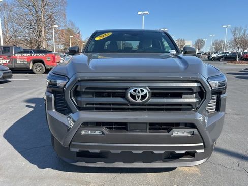 Used 2025 Toyota Tacoma SR5 image 2