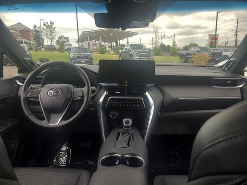 Certified 2023 Toyota Venza Limited AWD/4WD image 18