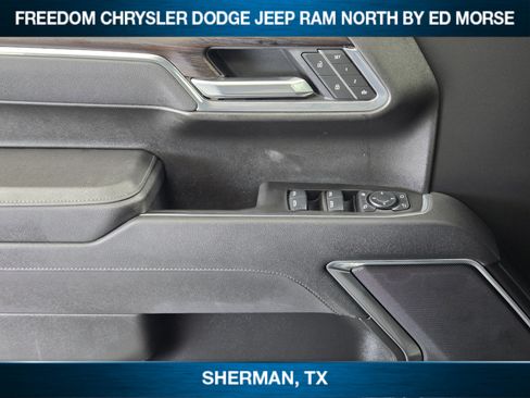 Used 2025 GMC Sierra 1500 SLT AWD/4WD image 17