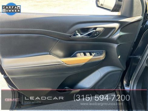 Used 2021 GMC Acadia SLE image 21