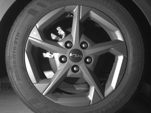 Used 2025 Kia K4 LXS image 15