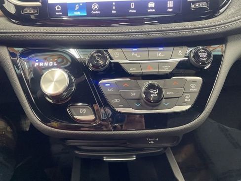 New 2026 Chrysler Pacifica Select image 23