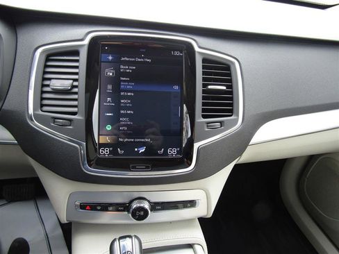 Used 2018 Volvo XC90 T5 Momentum w/ Convenience Package image 25