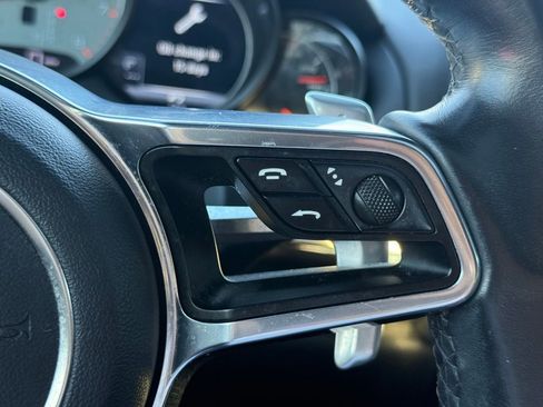 Used 2015 Porsche Cayenne S image 32