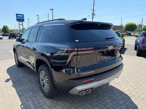 New 2026 Chevrolet Traverse LT w/ Driver Confidence Package FWD image 5