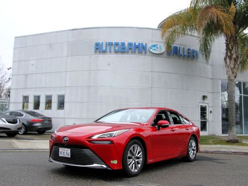 Used 2023 Toyota Mirai XLE w/ Advanced Technology Package image 1