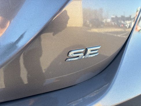 Used 2021 Toyota Camry SE image 26