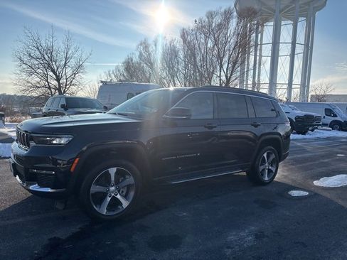 Used 2024 Jeep Grand Cherokee L Limited w/ Luxury Tech Group II image 1