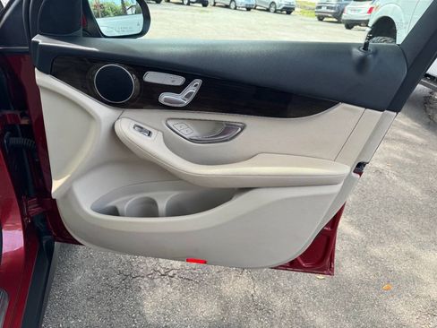 Used 2019 Mercedes-Benz GLC 300 4MATIC image 49