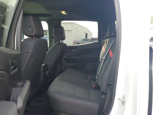 Used 2024 Chevrolet Colorado Z71 w/ Z71 Convenience Package 2 image 12