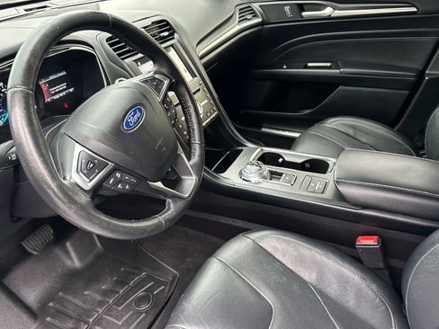 Used 2019 Ford Fusion Titanium image 7
