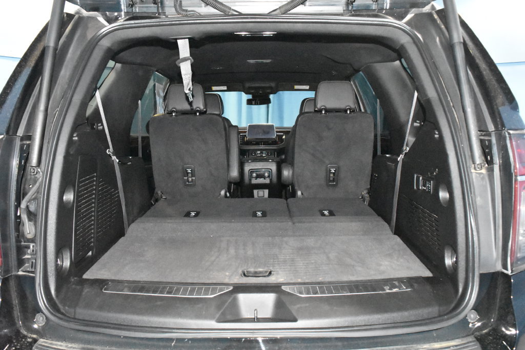 Used 2023 Chevrolet Tahoe Premier AWD/4WD image 30