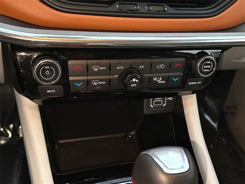 Used 2022 Jeep Compass Limited image 24