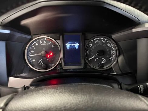 Used 2021 Toyota Tacoma TRD Off-Road w/ TRD Premium Off Road Package AWD/4WD image 25
