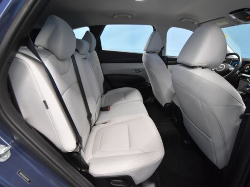 Used 2025 Hyundai Tucson SE FWD image 26