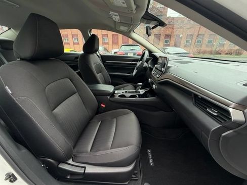 Used 2023 Nissan Altima 2.5 SV AWD/4WD image 11