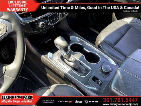 Used 2023 Chevrolet Traverse Premier w/ Redline Edition AWD/4WD image 17