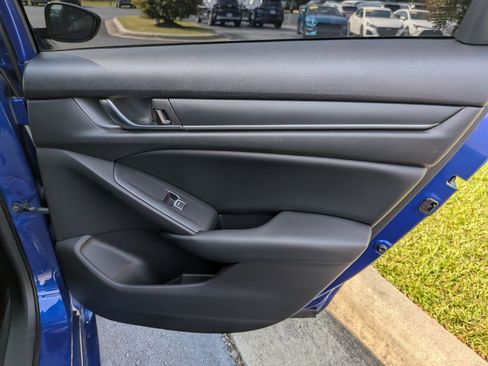 Used 2018 Honda Accord Sport image 21