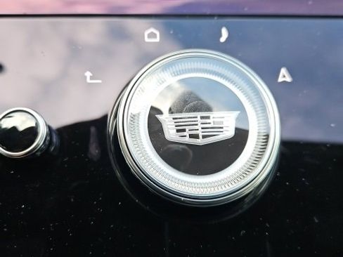 Used 2025 Cadillac Escalade Sport Platinum w/ LPO, ONYX Package image 21