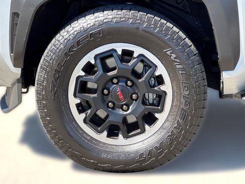 Used 2025 Toyota 4Runner TRD Off-Road AWD/4WD image 13