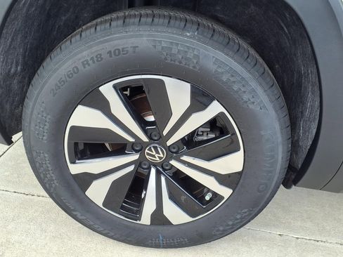 New 2026 Volkswagen Atlas Cross Sport SE image 4