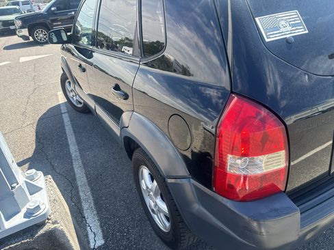 Used 2005 Hyundai Tucson 4WD image 14