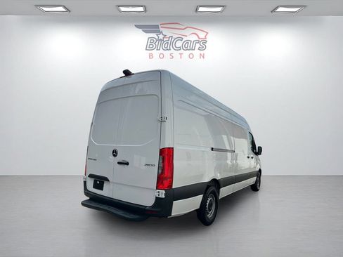 Used 2023 Mercedes-Benz Sprinter 2500 image 4