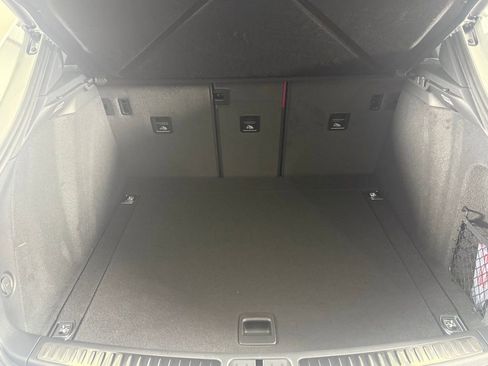 New 2026 Porsche Macan image 17