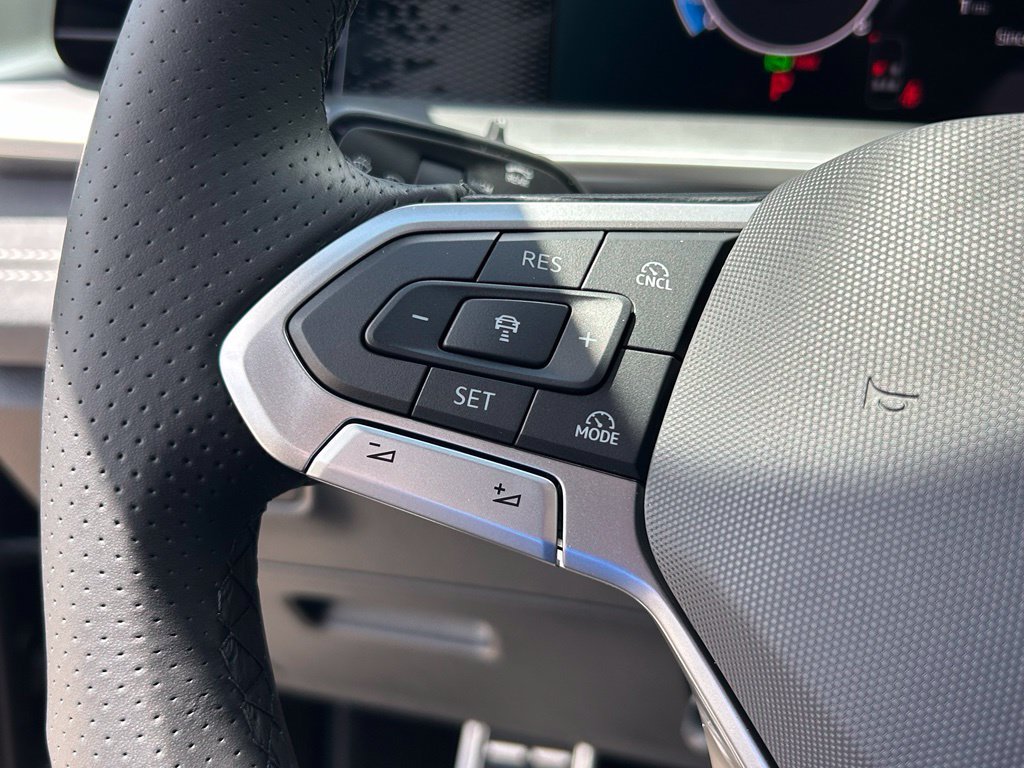 New 2026 Volkswagen Tiguan SE R-Line FWD image 20