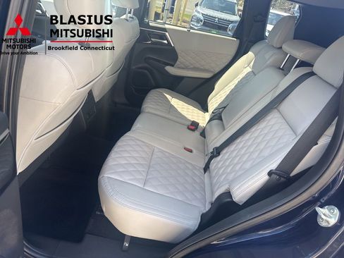 Used 2024 Mitsubishi Outlander SEL AWD/4WD image 38